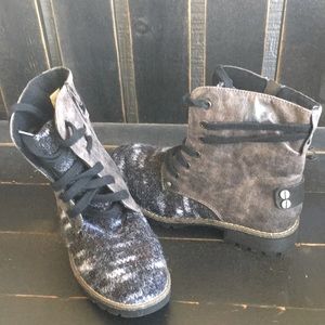 NWOT Muk Luk Booties